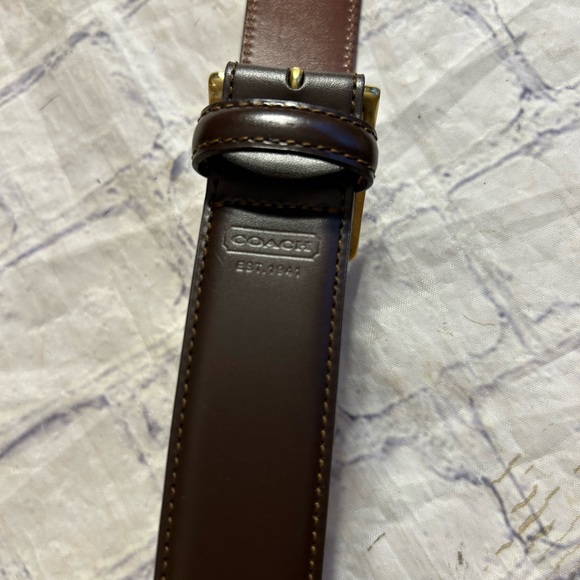 COACH GENUINE CALFSKIN AND SOLID BRASS MENS CHOCOLATE BROWN BELT SIZE 42 - Picture 7 of 9